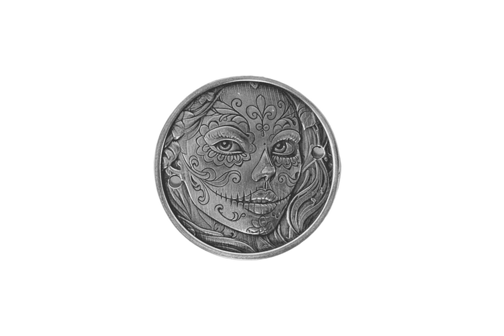 "Point Cover Milwaukee‑Eight con design Girl Chicana, realizzato artigianalmente da De Cicco Art Studio"