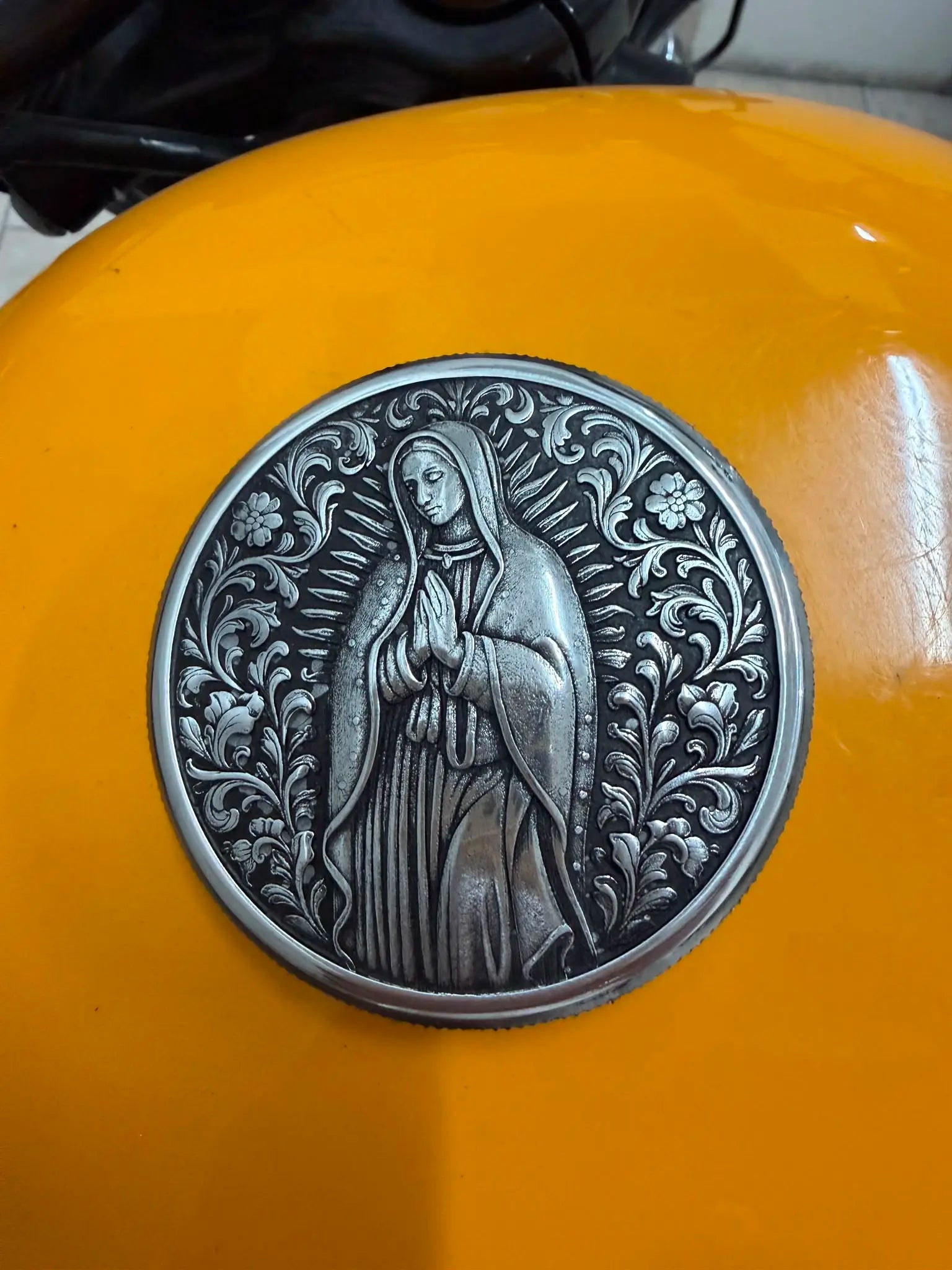 Tappo Benzina Harley Custom – Madonna Guadalupe - deciccoartstudio.com